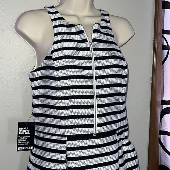Express Black & White Stripe A Line Dress Size 6 NEW - Picture 2 of 8